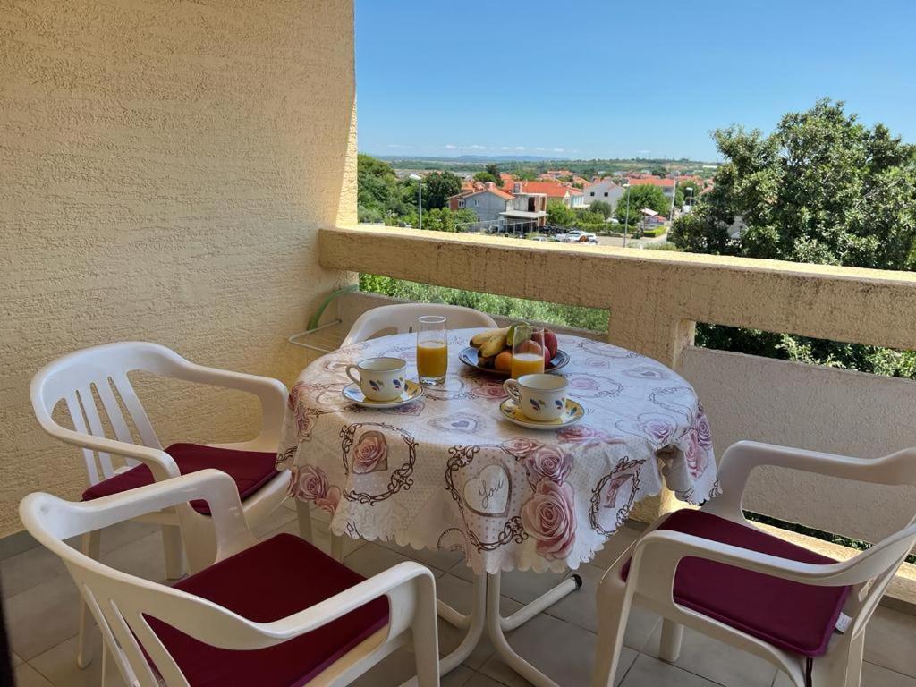 Apartmani Bosiljka 닌 외부 사진